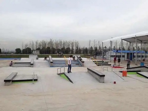 為什么要租賃板場道具而不是直接建造個滑板場？